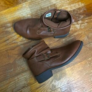 Girls brown casual booties